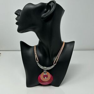Gorgeous costume jewelry necklace